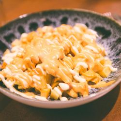 Patatas con salsas