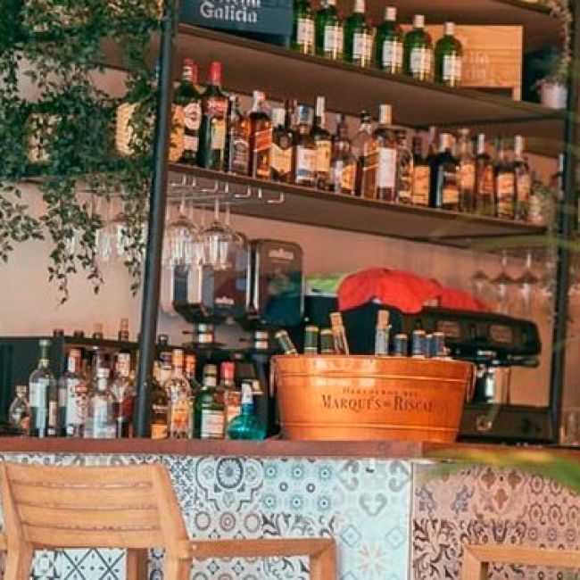 Bar de copas con terraza